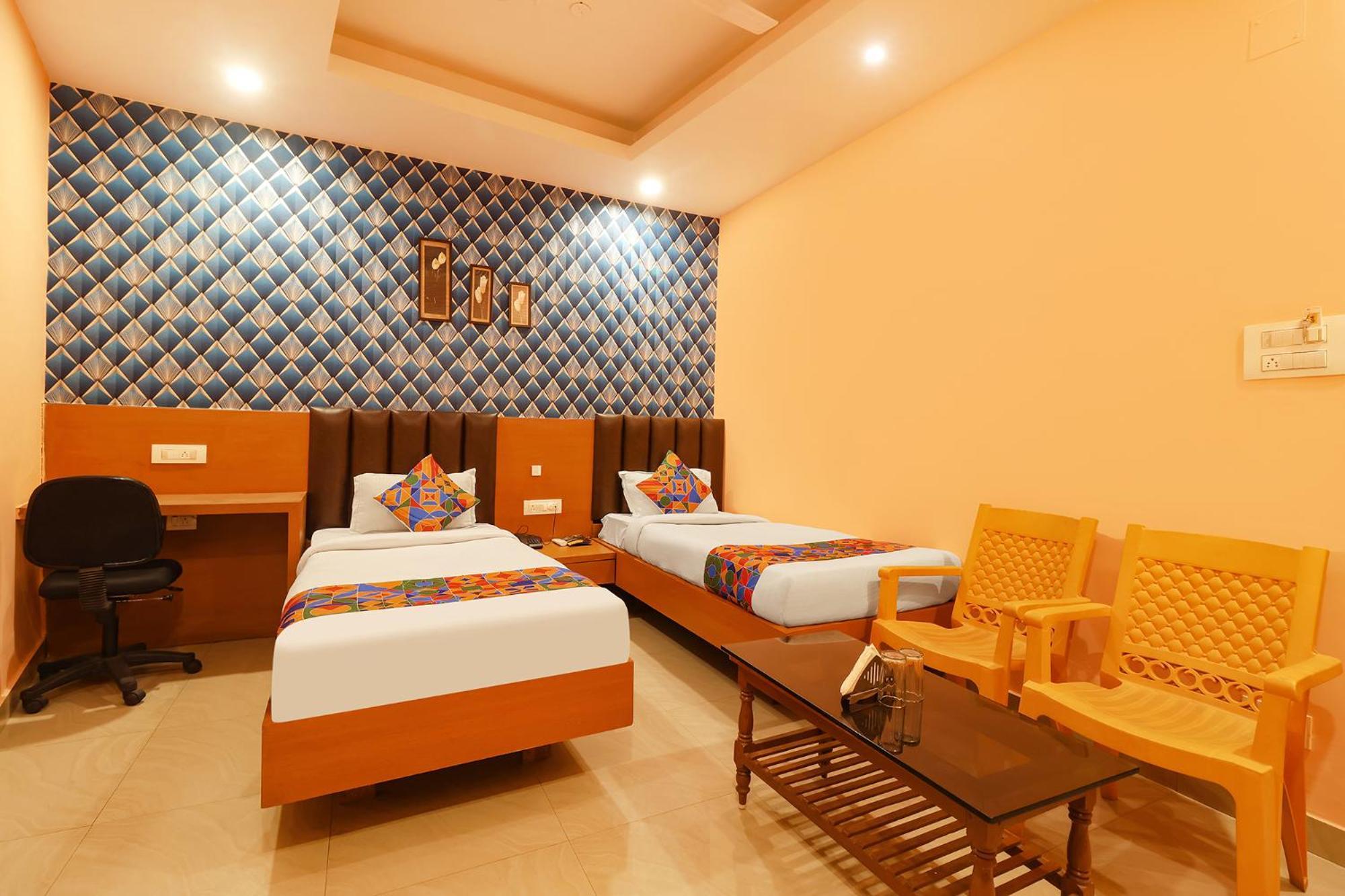 Fabhotel Crown Plaza Ráncsí Kültér fotó