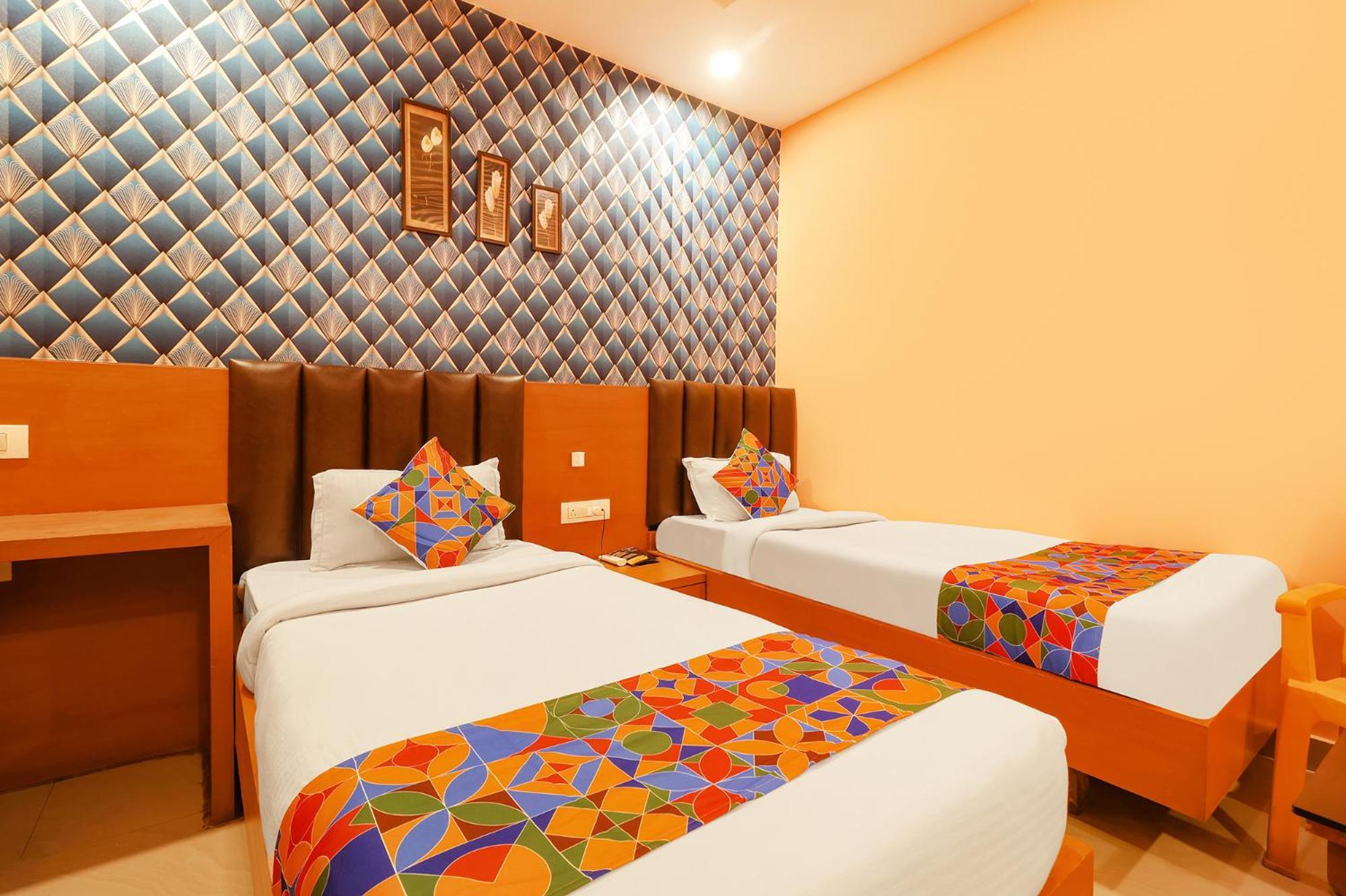 Fabhotel Crown Plaza Ráncsí Kültér fotó