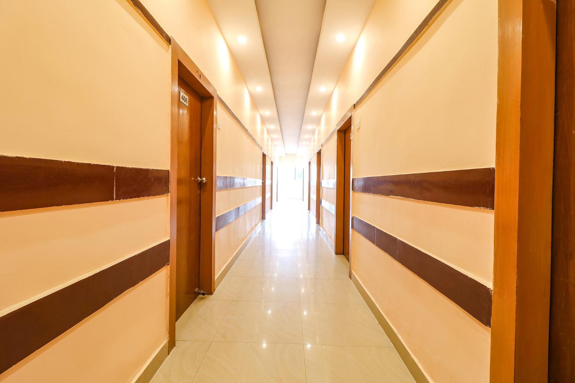 Fabhotel Crown Plaza Ráncsí Kültér fotó