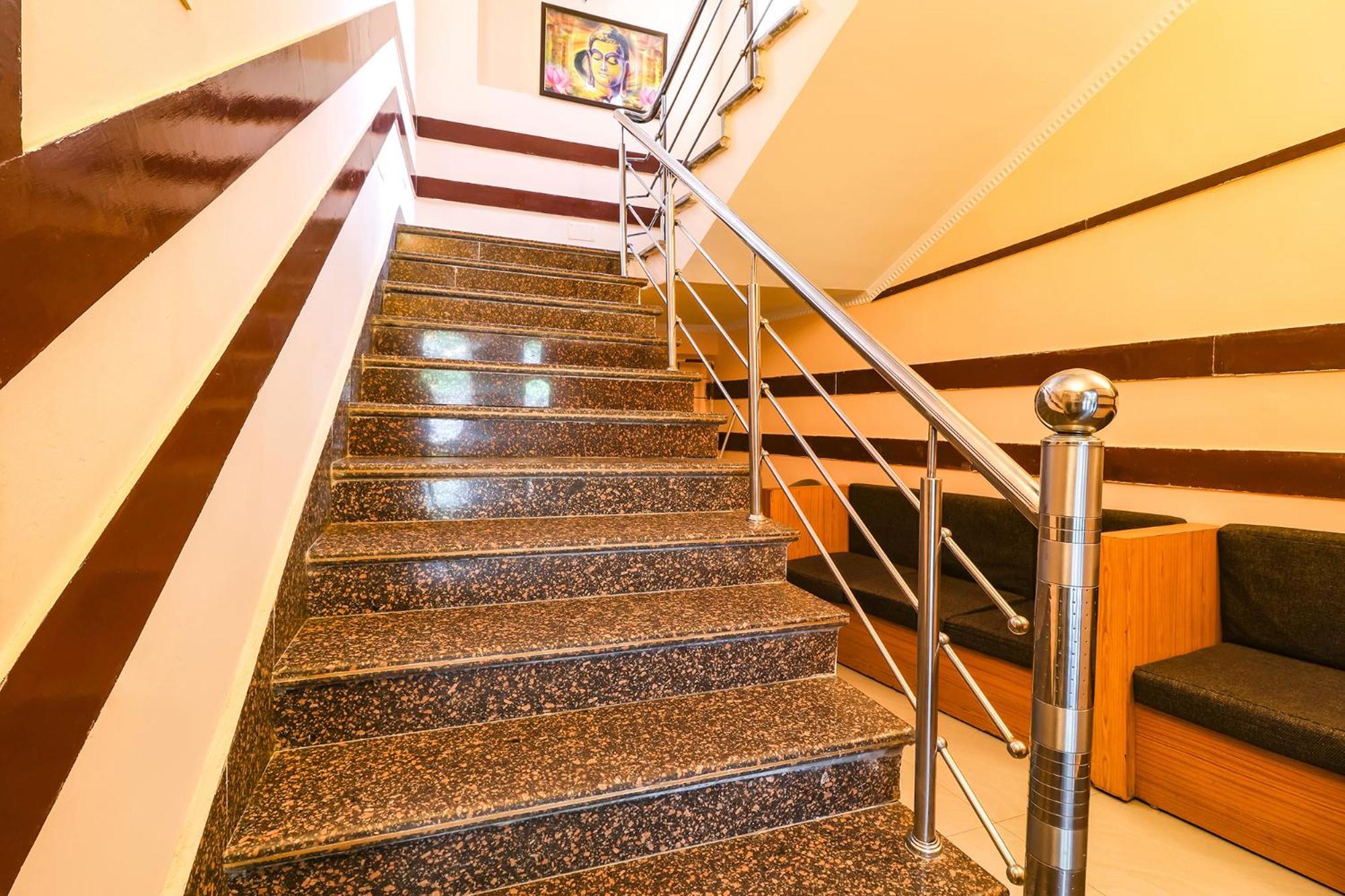 Fabhotel Crown Plaza Ráncsí Kültér fotó