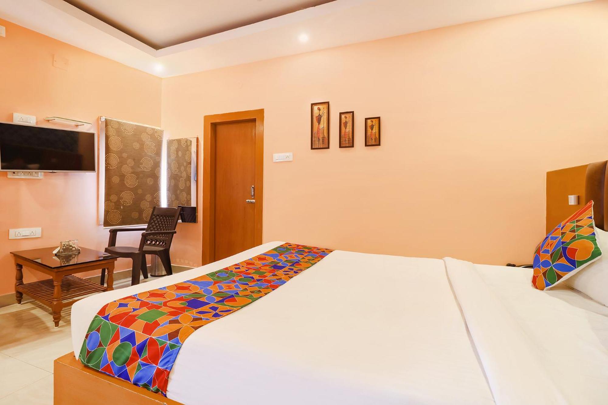 Fabhotel Crown Plaza Ráncsí Kültér fotó