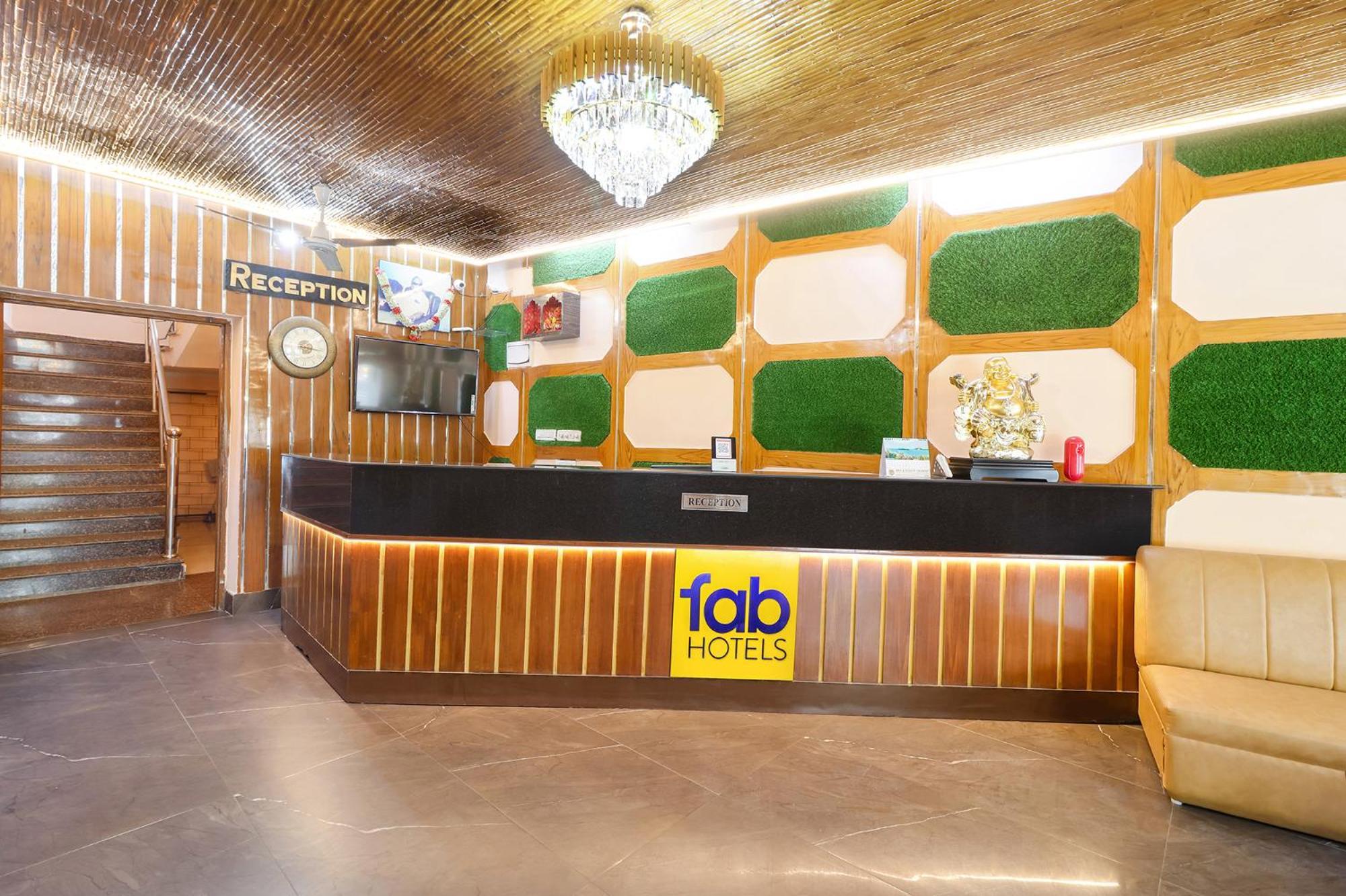 Fabhotel Crown Plaza Ráncsí Kültér fotó